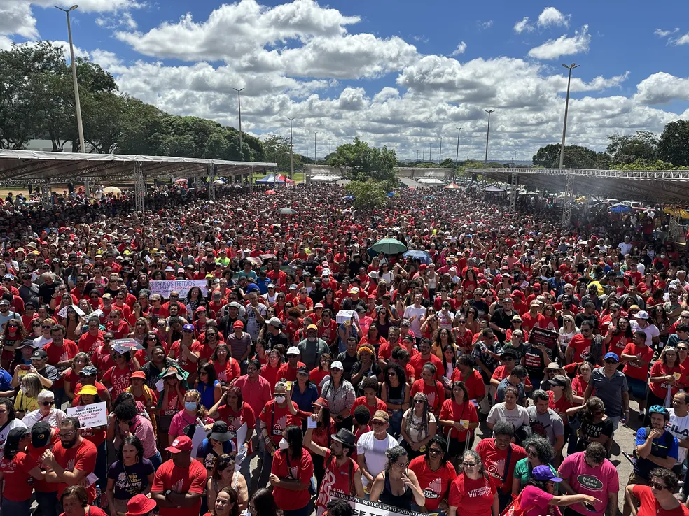 Greve dos professores: Secretaria de Educação anuncia corte do ponto de quem aderir à paralisação no DF