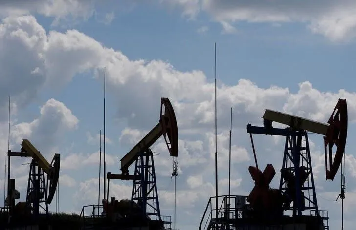 Petróleo fecha em queda de mais de 1%, com incertezas sobre economia global e dados fracos na China e EUA