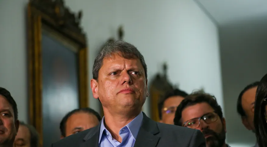 Por ajustes na reforma tributária, Tarcísio mapeia aliados e diz que vai “acampar” em Brasília