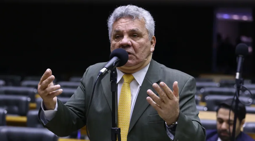 Oposição no Congresso se desentende sobre decreto de armas editado por Lula