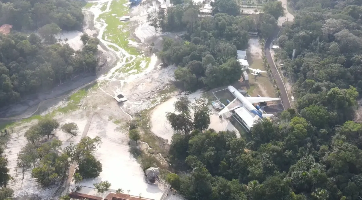 Antes e depois: imagem mostra impacto da seca no rio Negro em Manaus