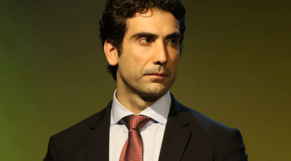 Guerra em Israel acende alerta para preços do petróleo e do dólar, diz Galípolo