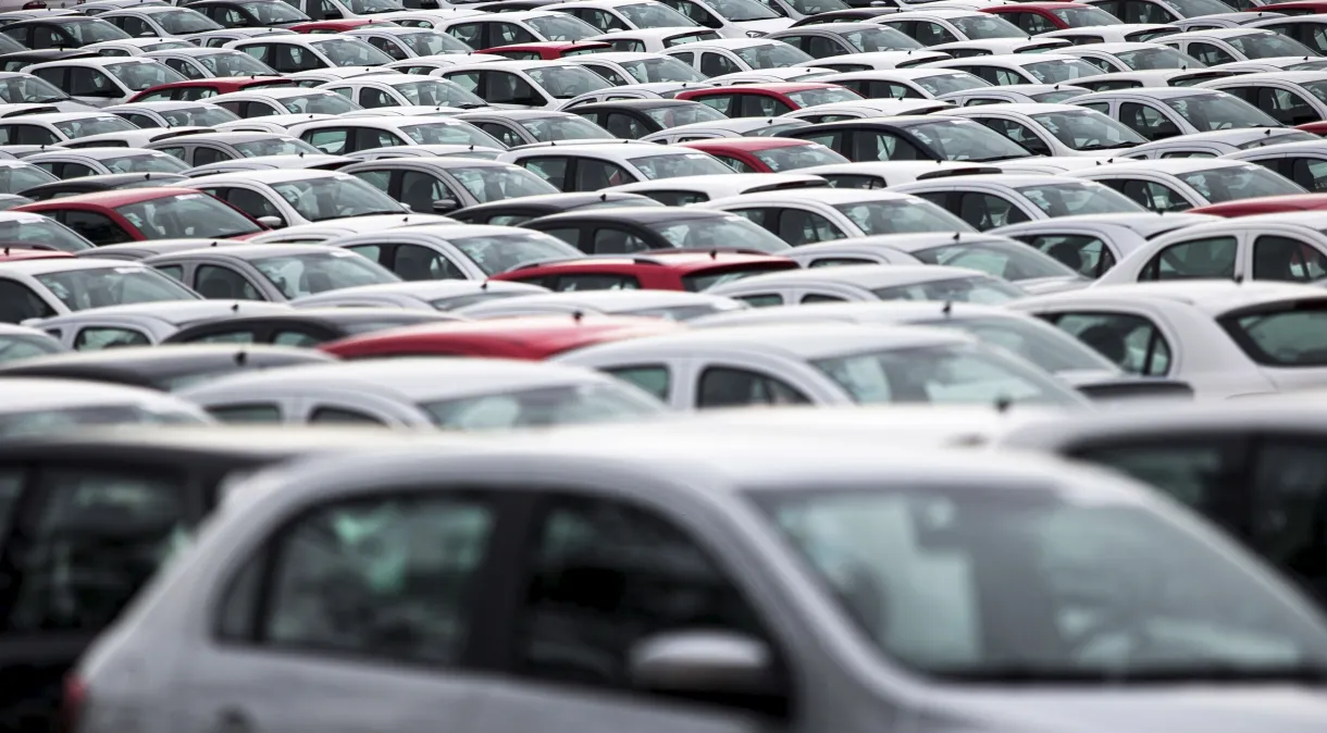 Venda de veículos novos no Brasil cresce 10% em outubro, diz Fenabrave