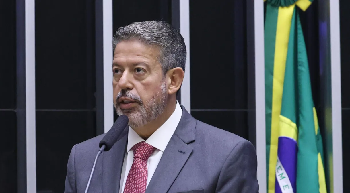 Colapso de mina em Maceió: Lira pede recursos e edição de MP para atender cidade