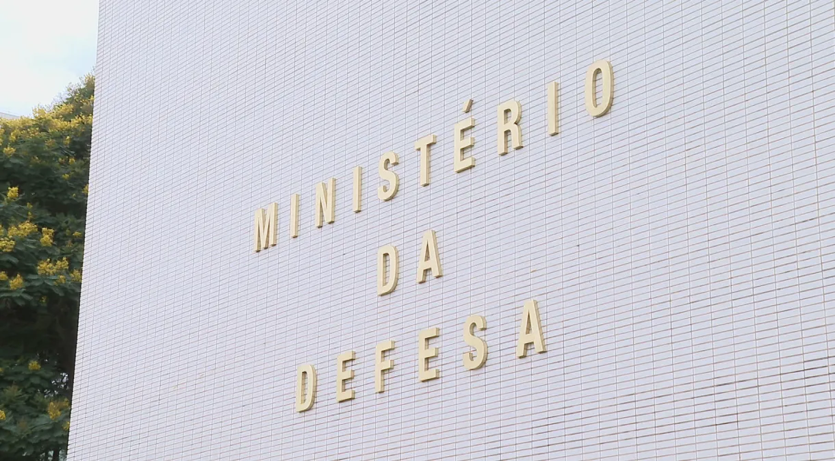 Ministério da Defesa quer definir concurso até julho; plano é diminuir número de militares na administração da pasta