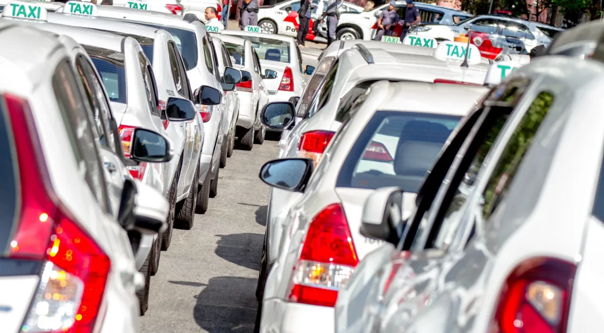 São Paulo terá mais 3,3 mil táxis e duas novas categorias; entenda