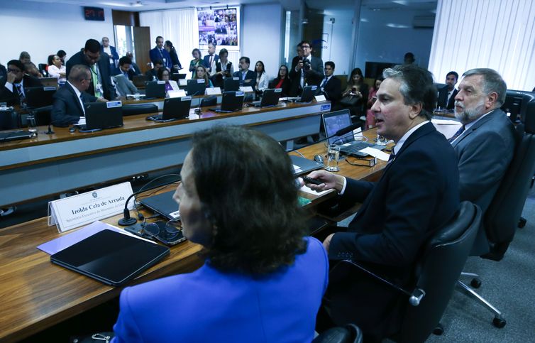 Governo propõe reajuste maior em 2025 para tentar encerrar greve nas universidades federais e institutos