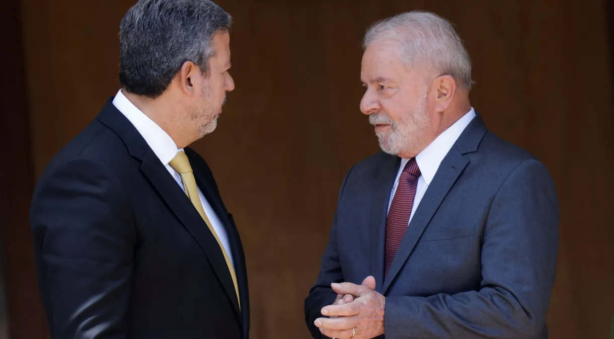 Depois de atrito com Padilha, Lula recebe Lira no Alvorada