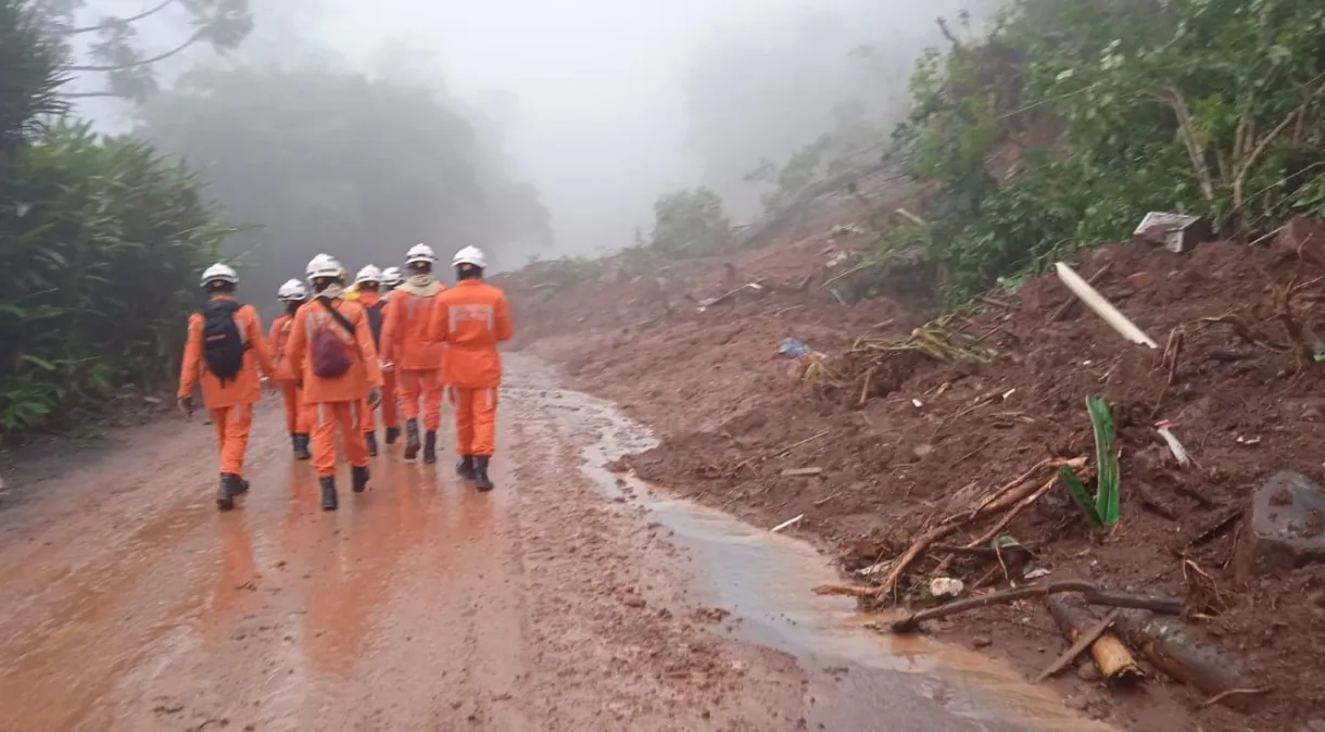Bombeiros baianos já resgataram mais de 200 vítimas das chuvas no Sul