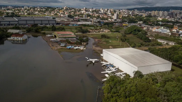 Enchente em Porto Alegre: Procon notificará Estapar por não indenizar donos de carros estacionados no aeroporto