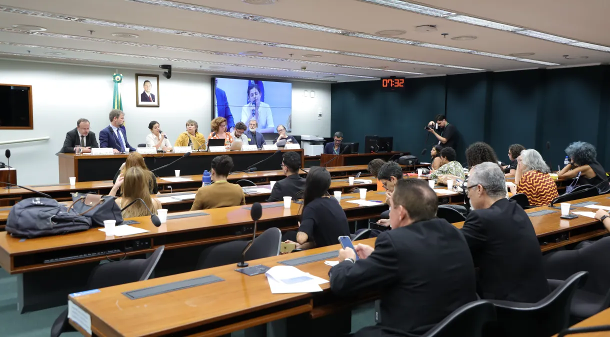 Cédulas e moedas poderão homenagear personalidades femininas e negras, prevê projeto