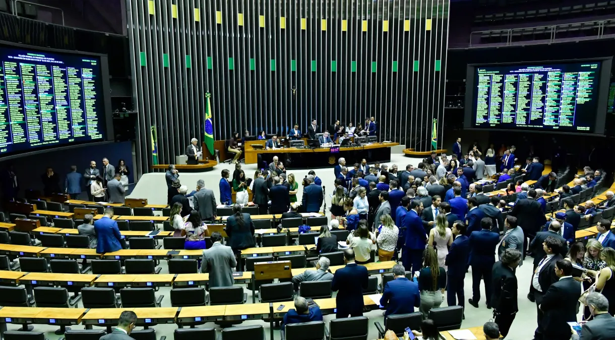 PEC da Anistia pode refinanciar dívidas e estimular recuperação fiscal de partidos; entenda