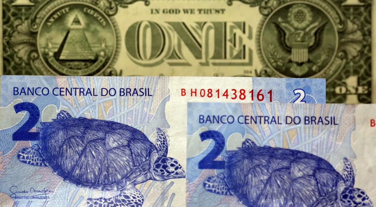 Como o dólar alto afeta o bolso dos brasileiros