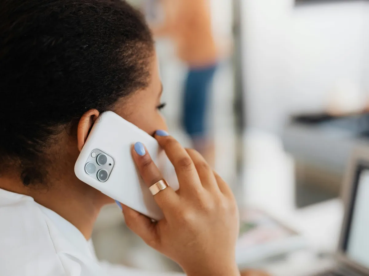 Celular aumenta risco de câncer cerebral? Estudo da OMS responde