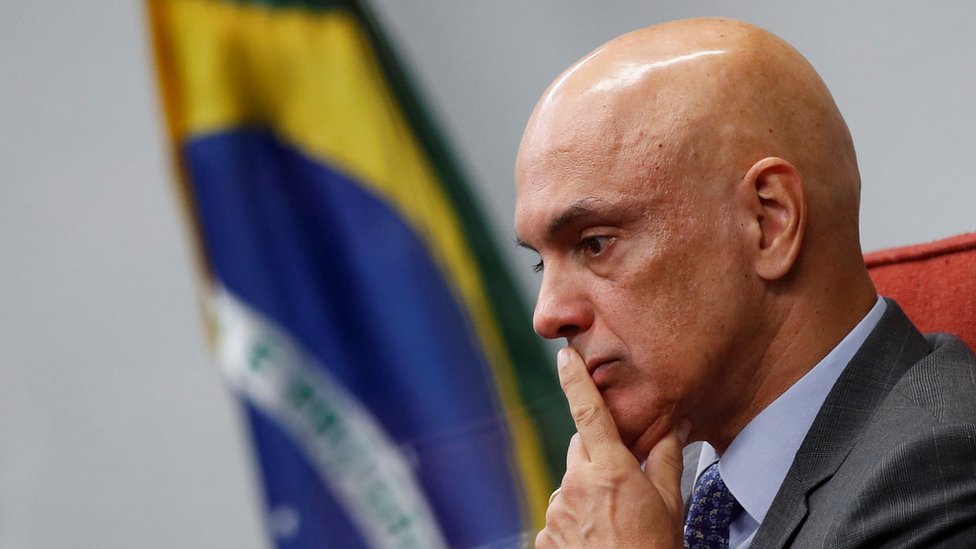 Juristas divergem sobre papel de Moraes em investigação de golpe