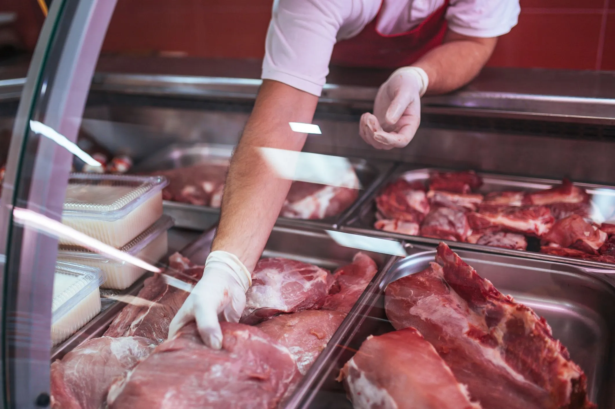 IPCA desacelera a 0,39% em novembro; preços das carnes impactam índice, diz IBGE
