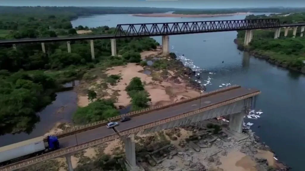 Ibama apura impacto de carga tóxica no Rio Tocantins após desabamento de ponte