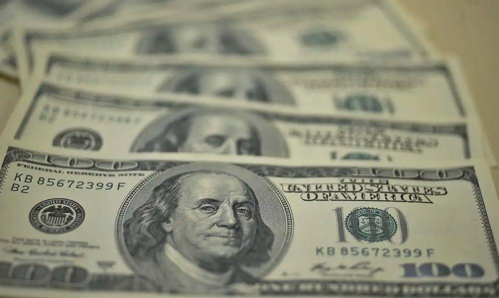 Dólar fecha a R$ 6,08 e renova maior valor da história; bolsa sobe 1%