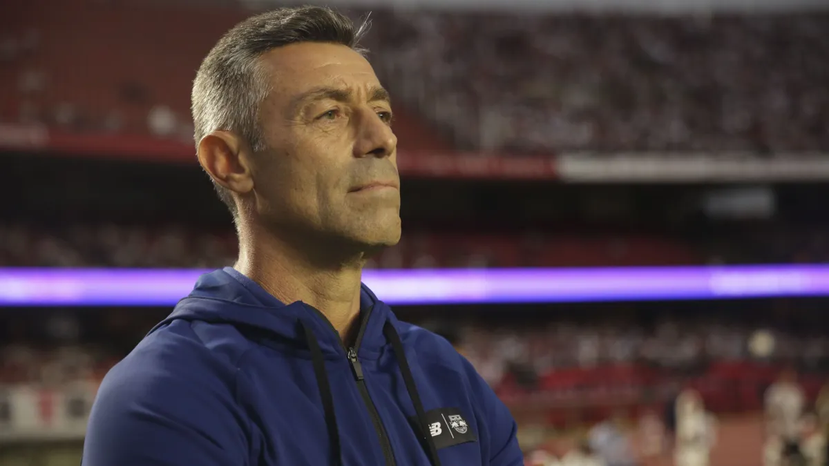 Santos anuncia técnico Pedro Caixinha para 2025