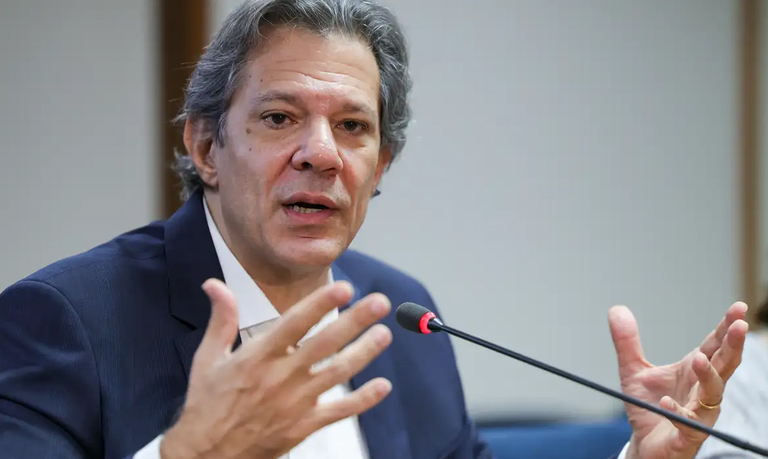 Haddad: Governo está tomando providências criminais contra fake news do Pix