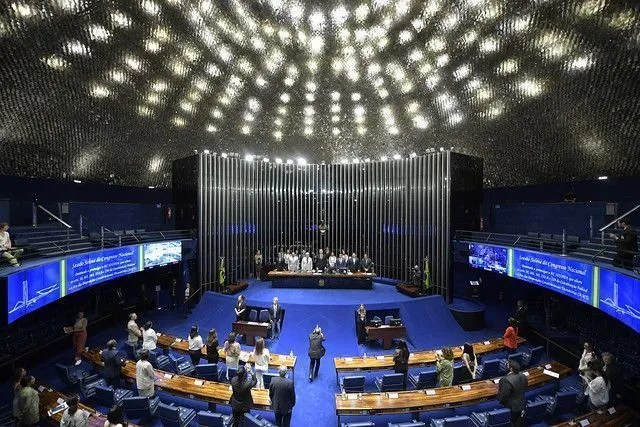 PT avalia ceder ao centro em 2026 para frear bolsonarismo no Senado