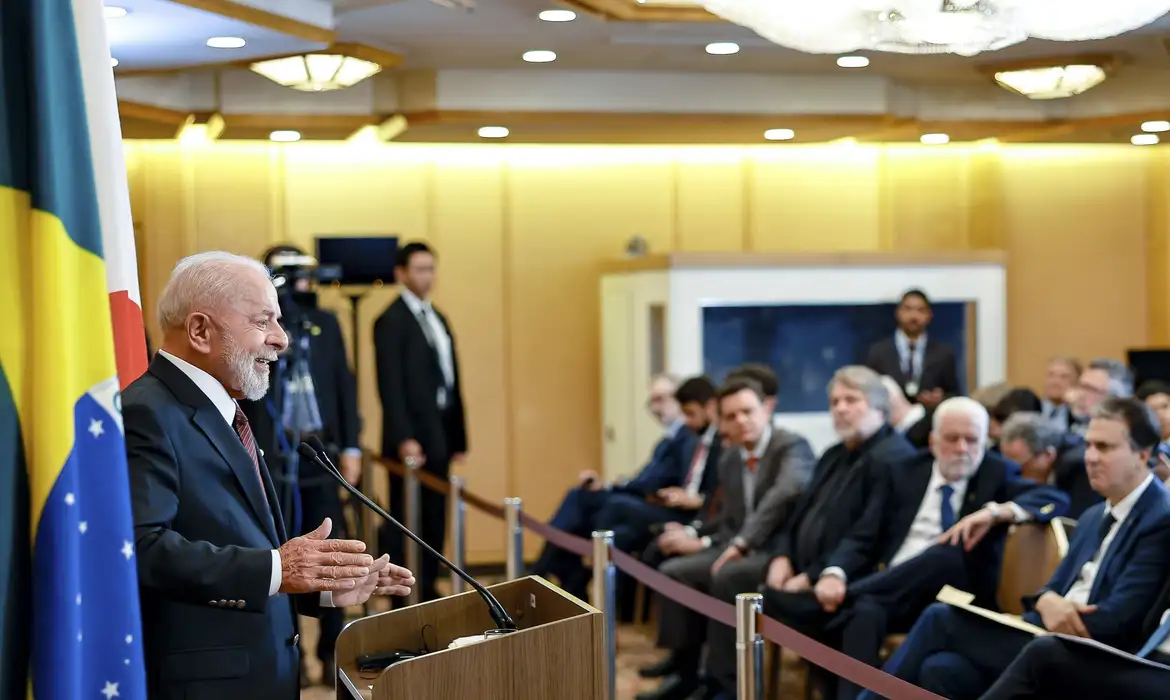 ⁠Sobretaxar importações dos EUA é uma decisão a se fazer, diz Lula