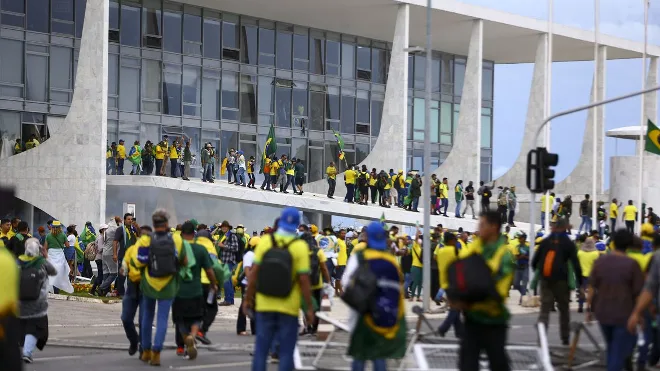 Oposição pressiona por avanço do projeto de anistia nesta semana