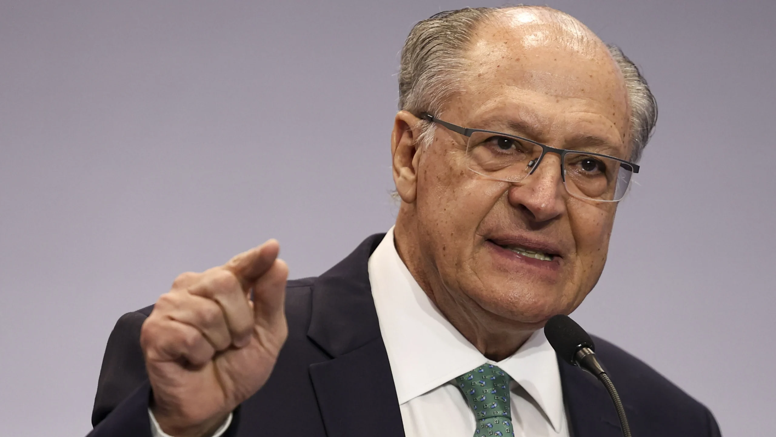 Alckmin tenta nova data para discutir tarifas com secretário americano