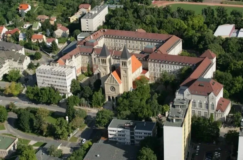 Universidade na Hungria é anterior à chegada dos portugueses ao Brasil