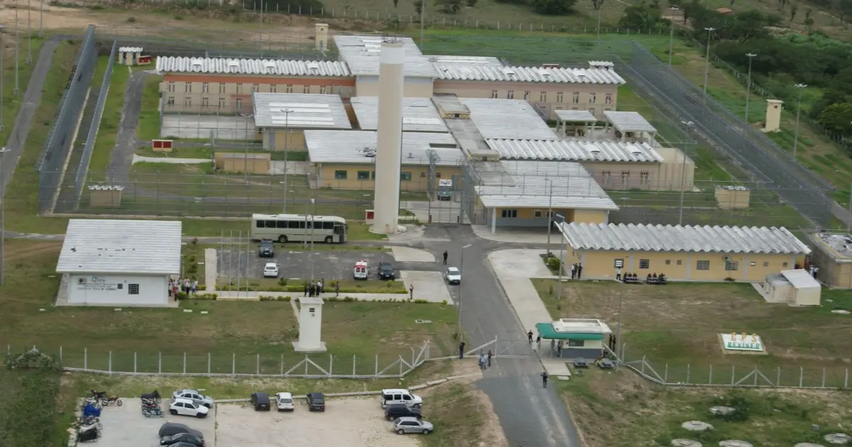 Advogado é preso ao tentar levar drogas e cartas de detentos em presídio de segurança máxima na Bahia;