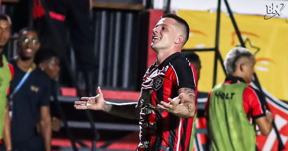 Em noite inspirada, Renato Kayzer celebra estreia com a camisa do Vitória: “Valeu a perseverança”