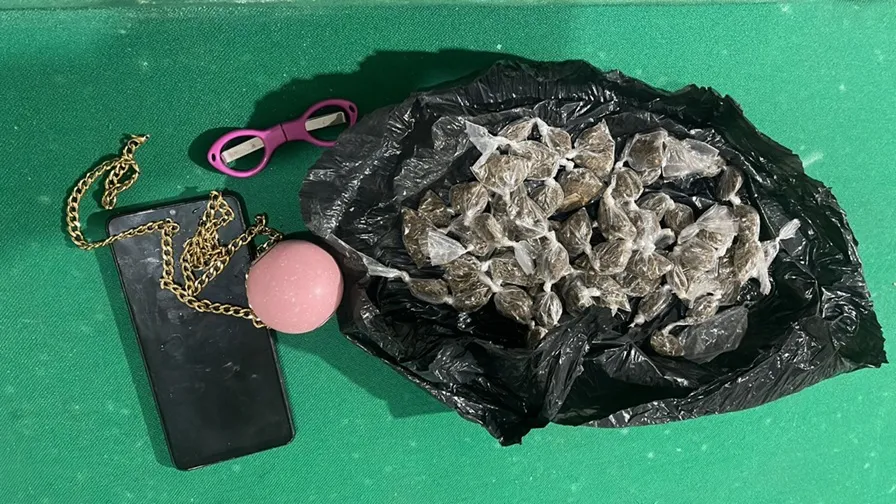 Cipe Polo prende homem por tráfico de drogas em Camaçari