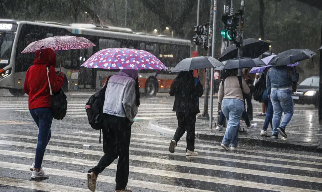 Bahia deve ter intensificação das chuvas nos próximos dias; confira a previsão
