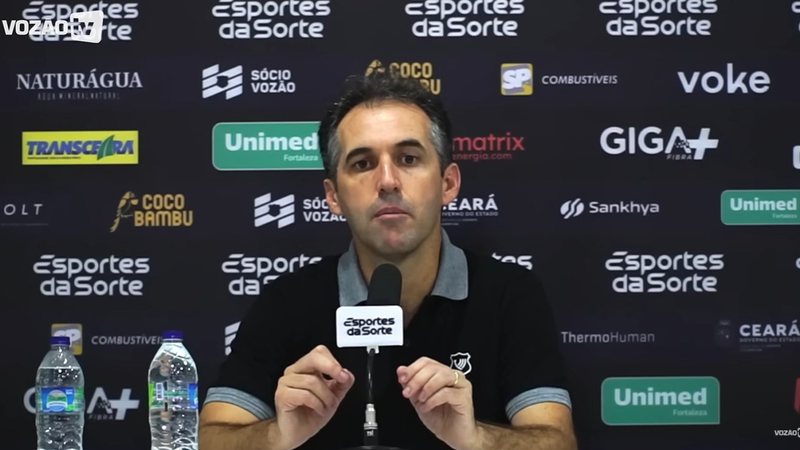 Léo Condé comemora triunfo sobre o Vitória e exalta torcida do Ceará: “Abraçou o time”