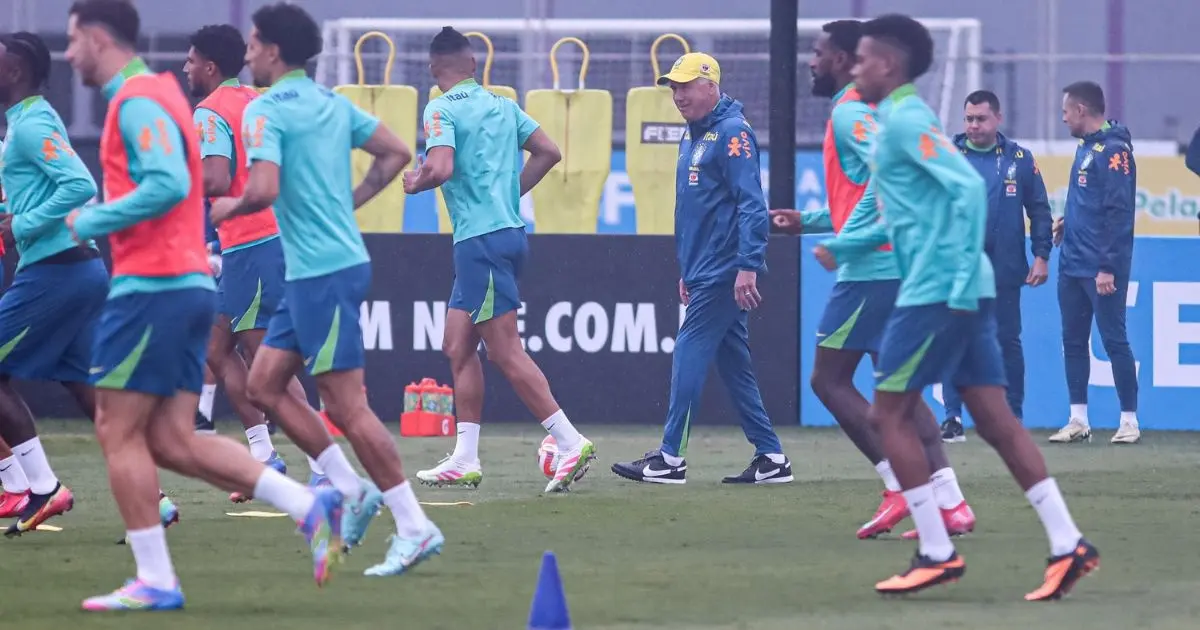 Com elenco completo, Ancelotti esboça time titular do Brasil para enfrentar o Equador