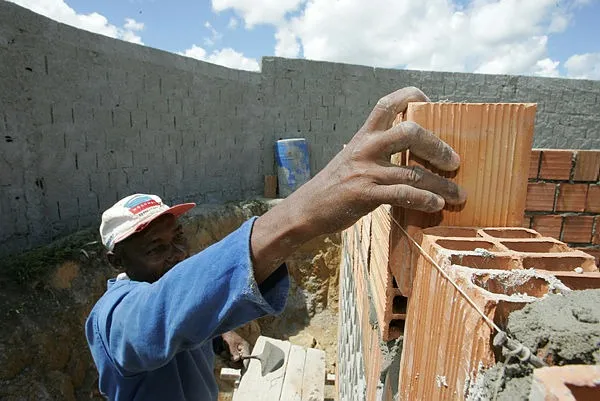 MPF pressiona 18 cidades da Bahia por obras paradas com verba federal