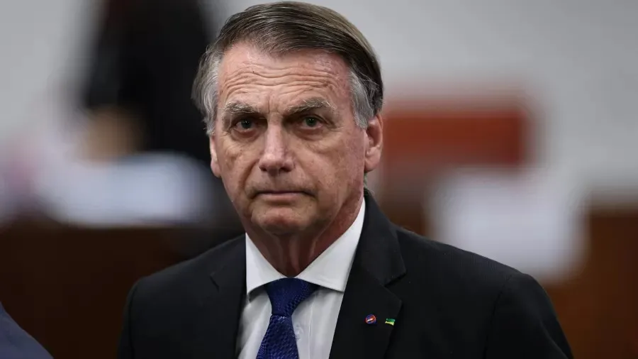 Bolsonaro reage com versículo após taxação de Trump