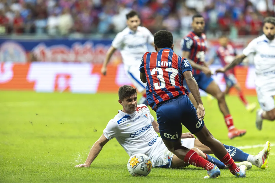 Fortaleza x Bahia põe frente a frente modelos opostos de SAF