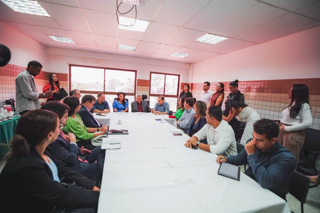 Qualificação profissional e empregabilidade são tema de reunião da Prefeitura com Governo do Estado, BYD e Senai Cimatec