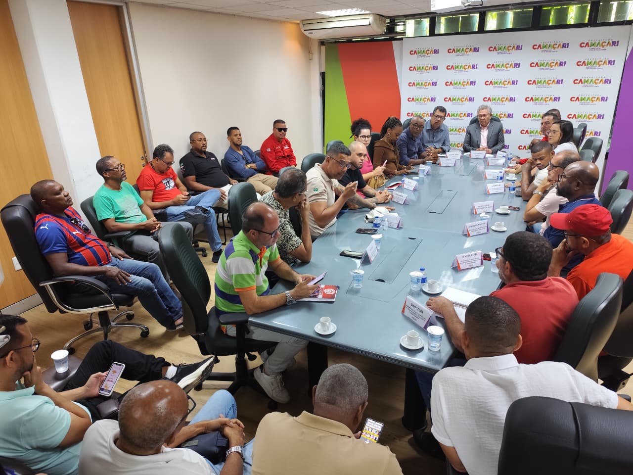 Representantes de sindicatos são recebidos em reunião na prefeitura