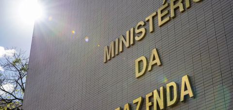 Despesas federais poderão crescer até R$ 168 bilhões em 2026
