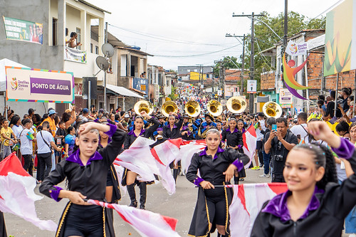 Patriotismo, tradição e cultura marcam desfile cívico do 7 de Setembro em Parafuso
