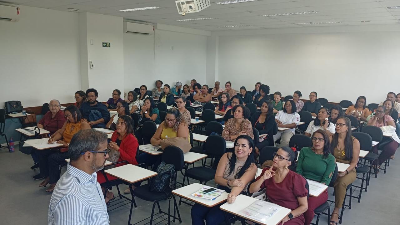 Equipes de odontologia de Camaçari passam por capacitação para qualificar atendimento à população