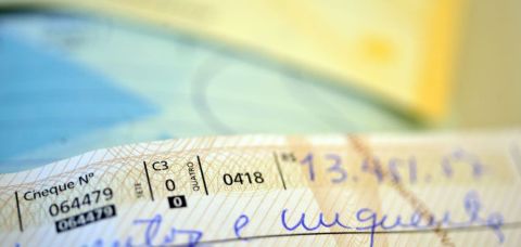 Banco brasileiro vai deixar de emitir cheque a partir de dezembro