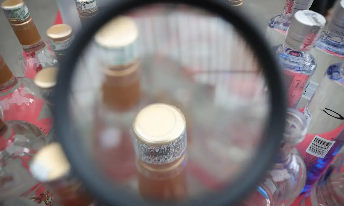 Rio investiga cinco casos suspeitos de intoxicação por metanol