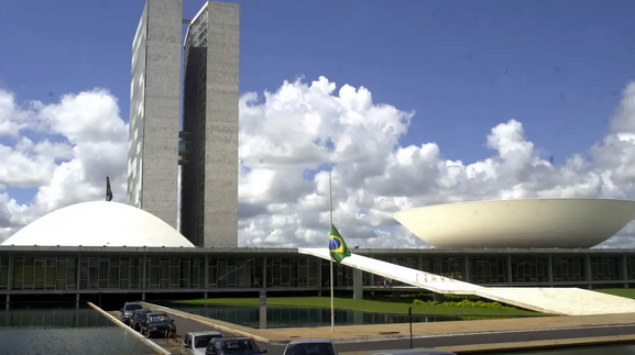 Câmara aprova urgência para oito projetos sobre segurança pública