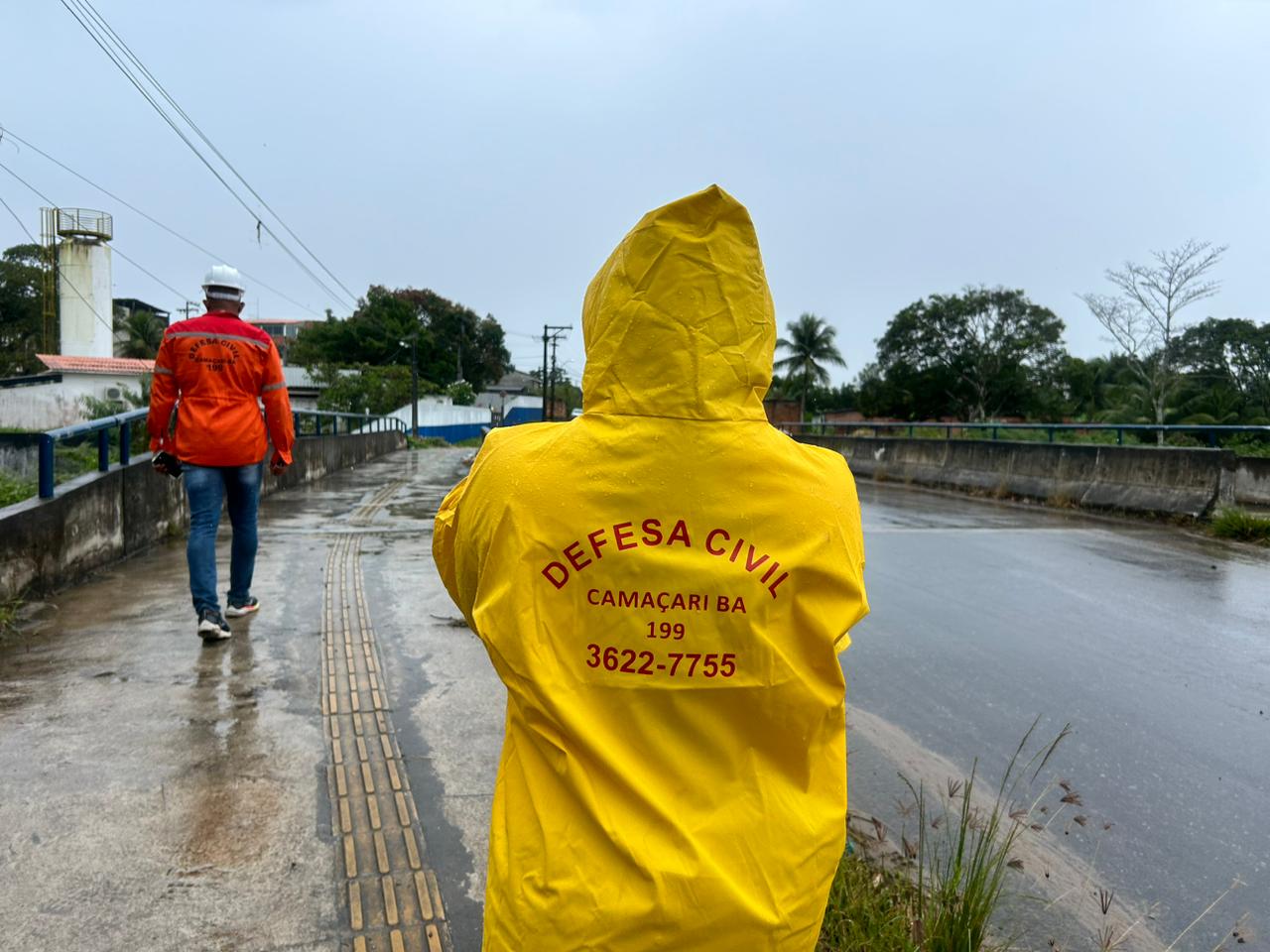 Sem ocorrências graves, Defesa Civil segue em alerta para as chuvas em Camaçari