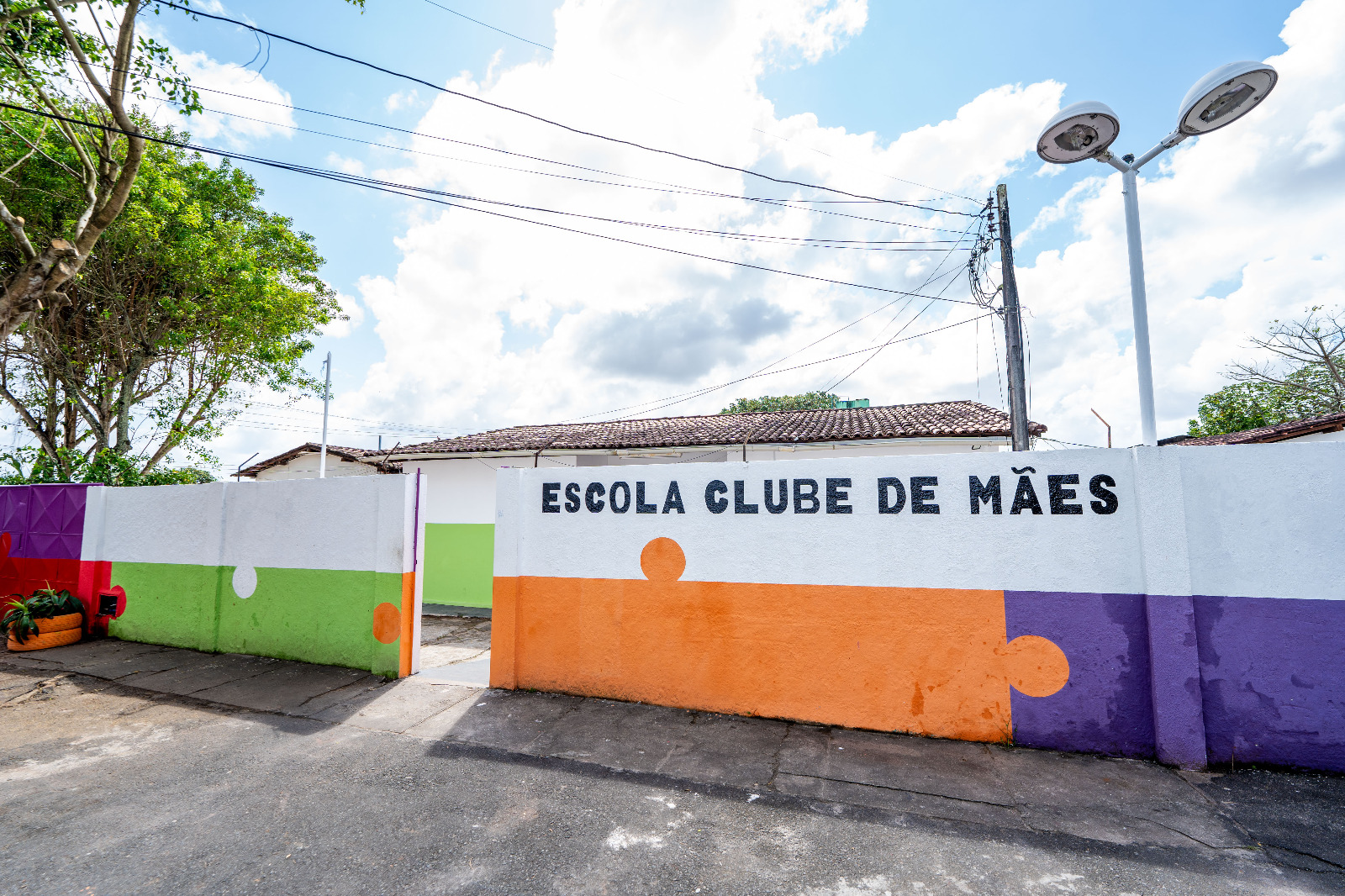 Prefeitura entrega requalificação da Escola Clube de Mães