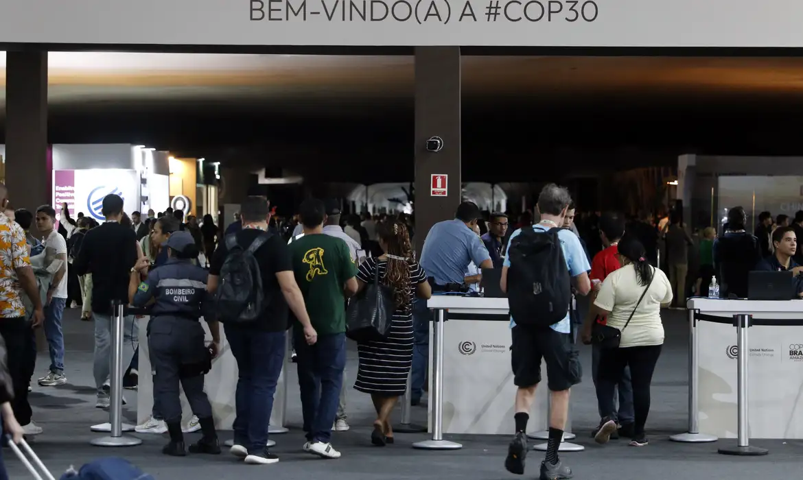 COP30: trabalhos seguem normalmente nesta sexta, após incêndio