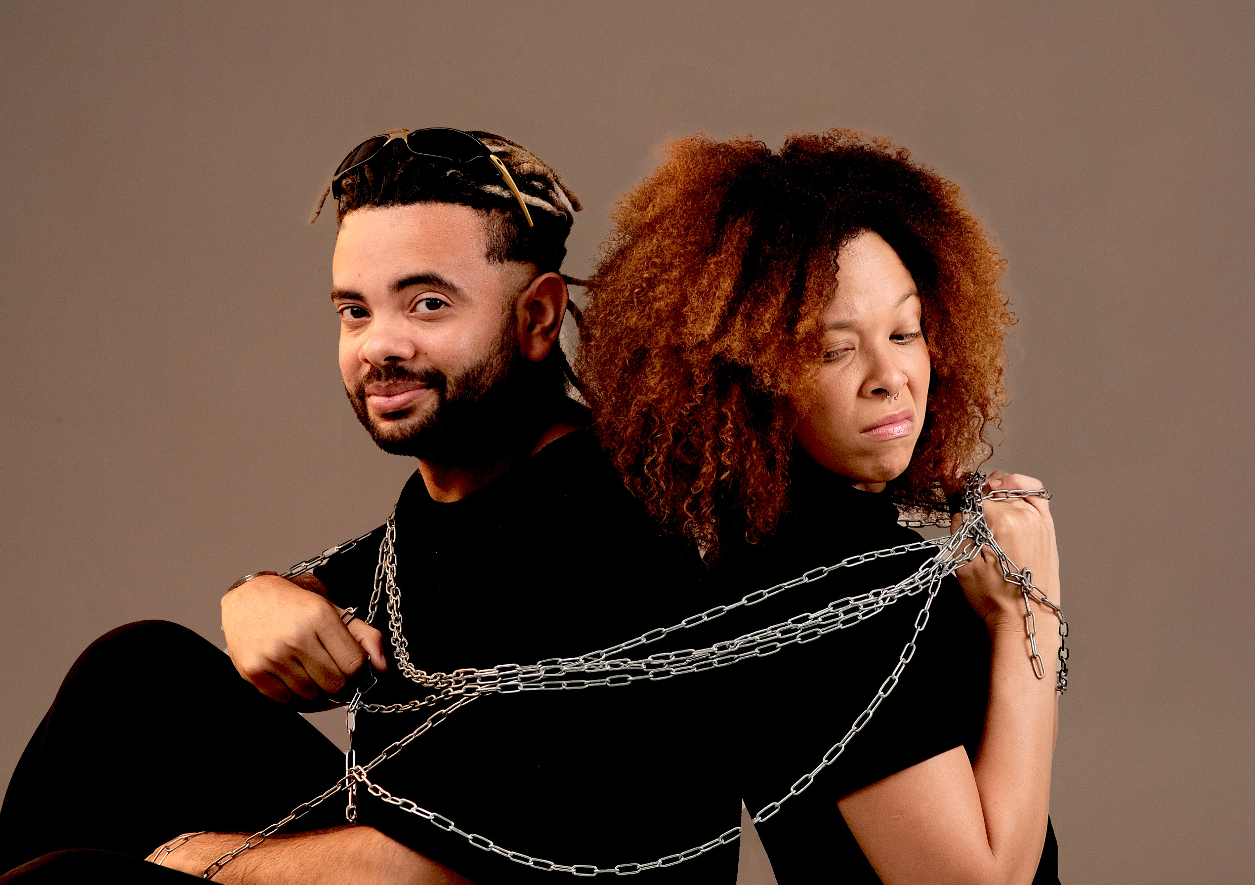 Reinventando clássico de Shakespeare, espetáculo “Romeu & Julieta: uma comédia de ódio” é apresentado no TCS